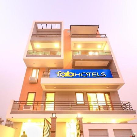 Fabhotel Comfort Residency II Гургаон Экстерьер фото
