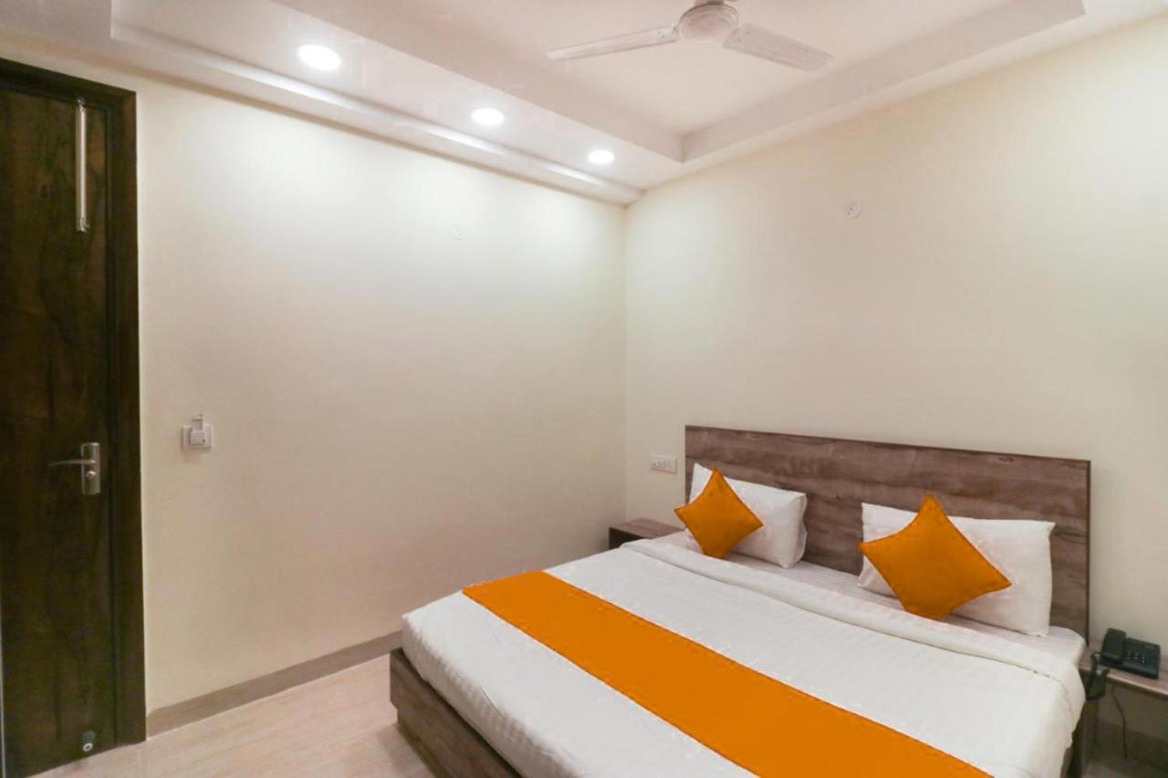 Fabhotel Comfort Residency II Гургаон Экстерьер фото